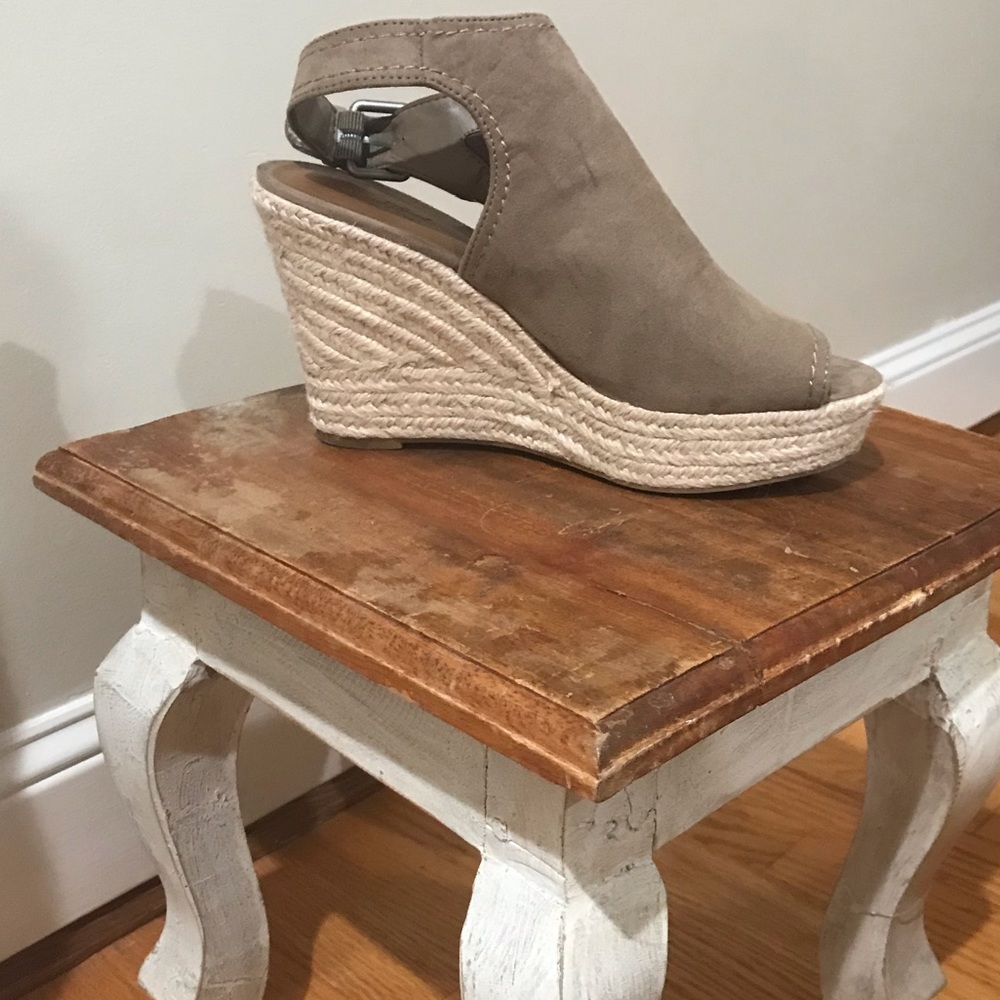 NWOT universal thread espadrille wedges